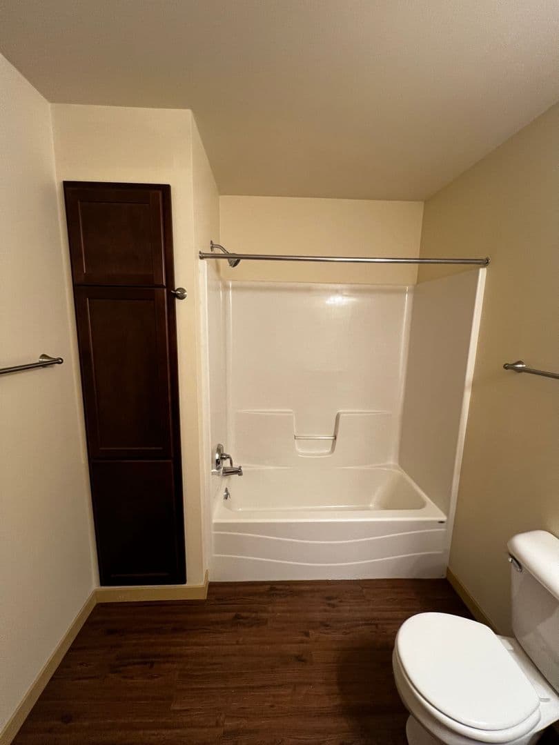 Windsor Apartment: 4320 North Towne Court