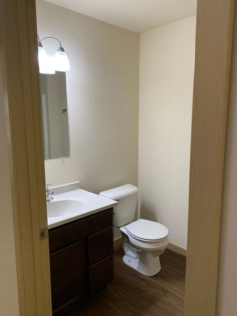 Windsor Apartment: 4320 North Towne Court