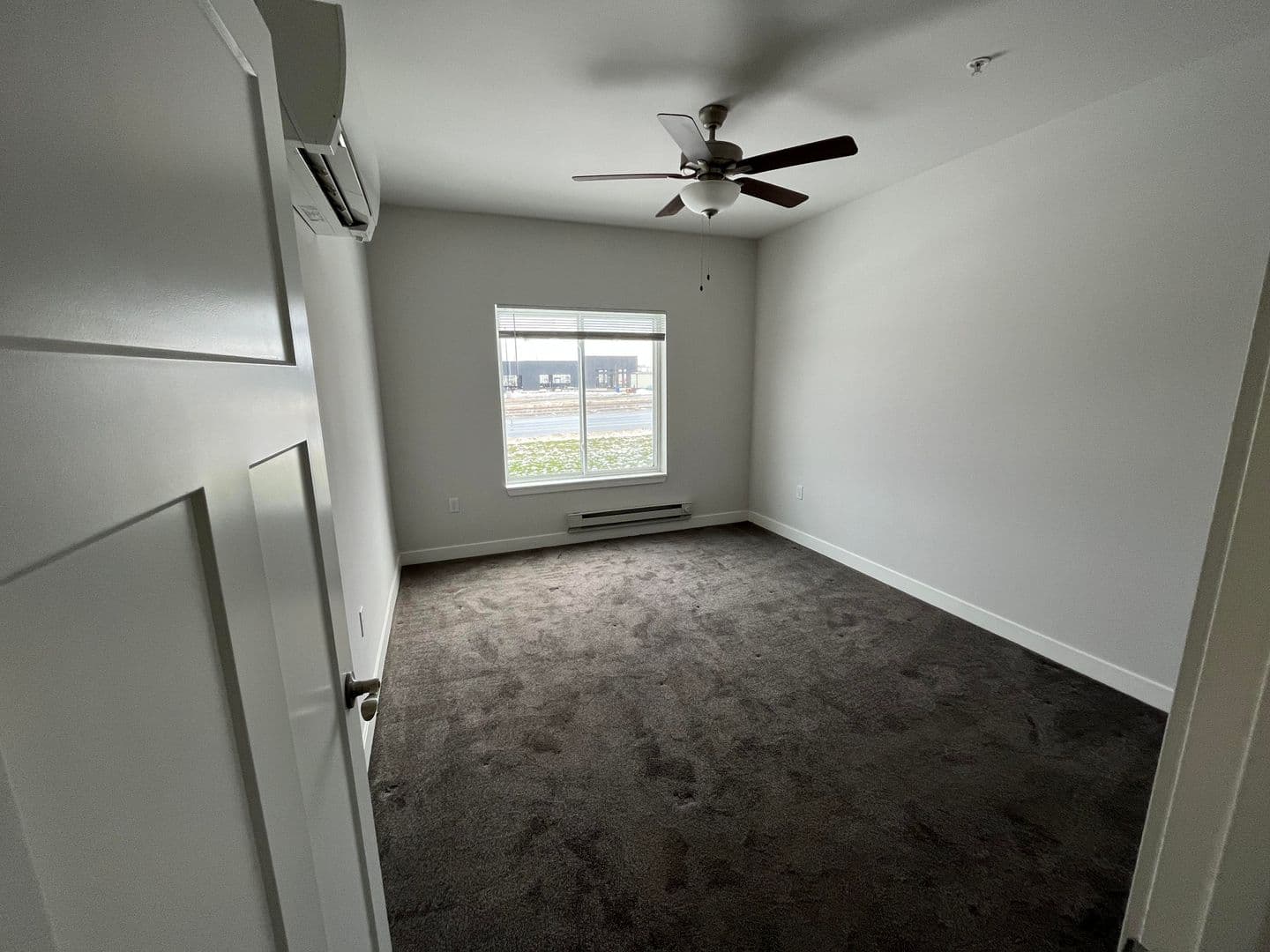 Cottage Grove Apartment: 1300 N Windsor Ave