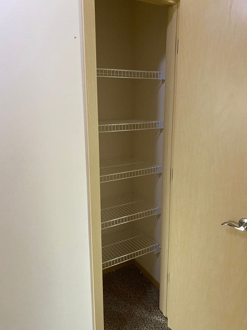 Windsor Apartment: 4320 North Towne Court