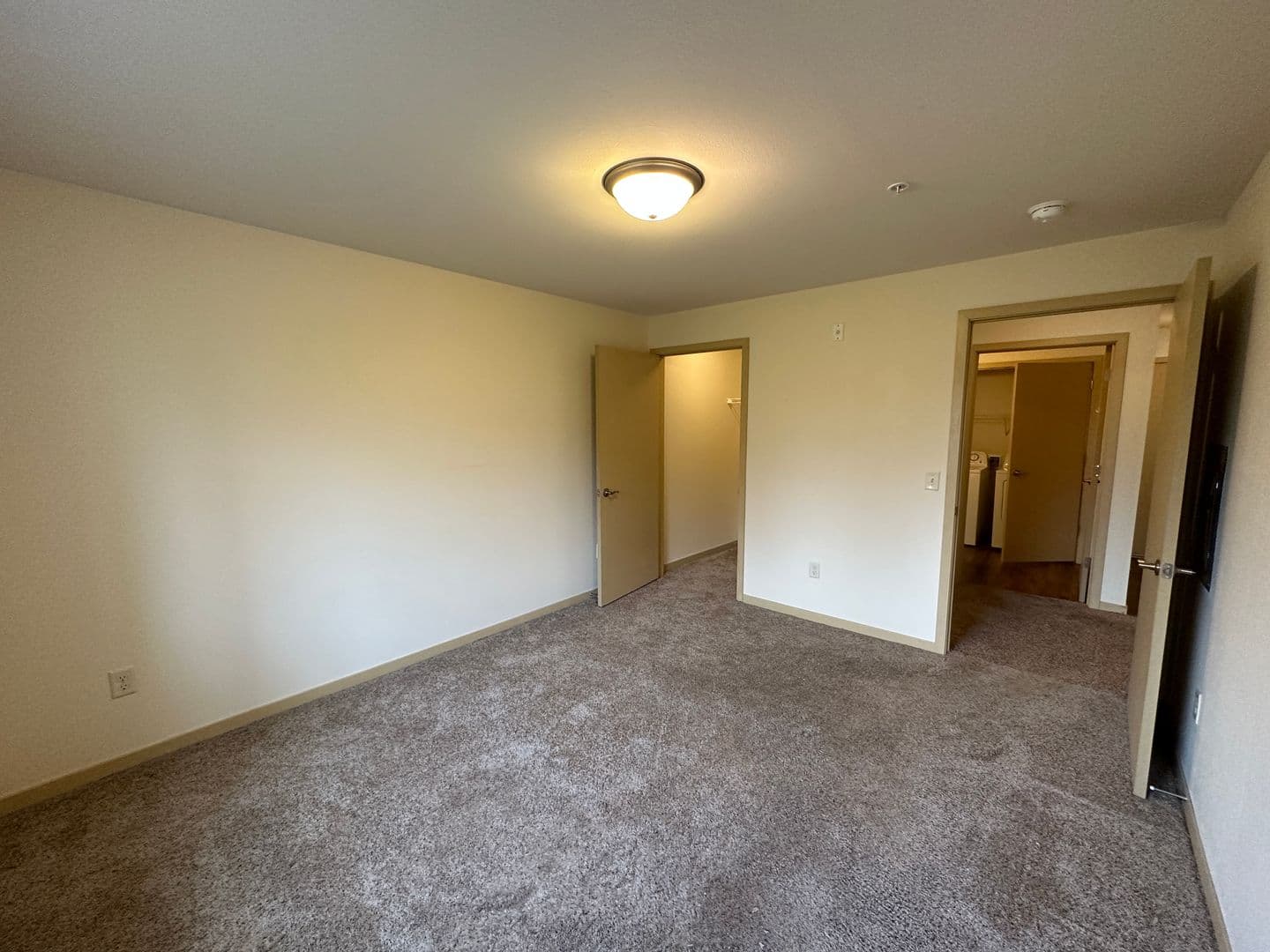 Windsor Apartment: 4320 North Towne Court