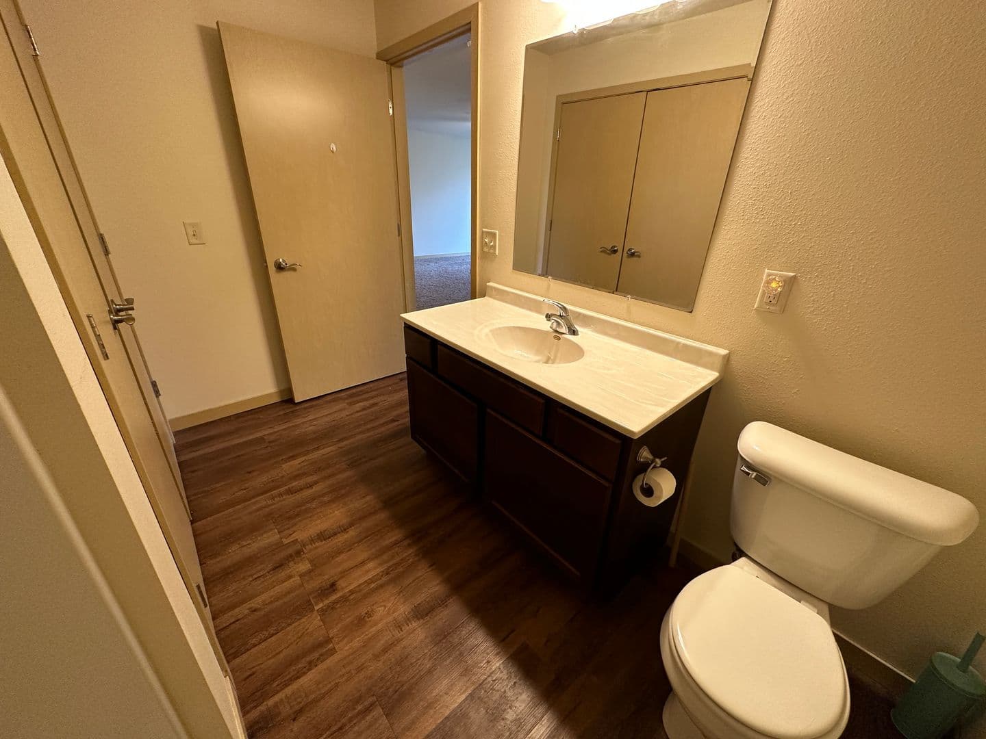 Windsor Apartment: 4320 North Towne Court