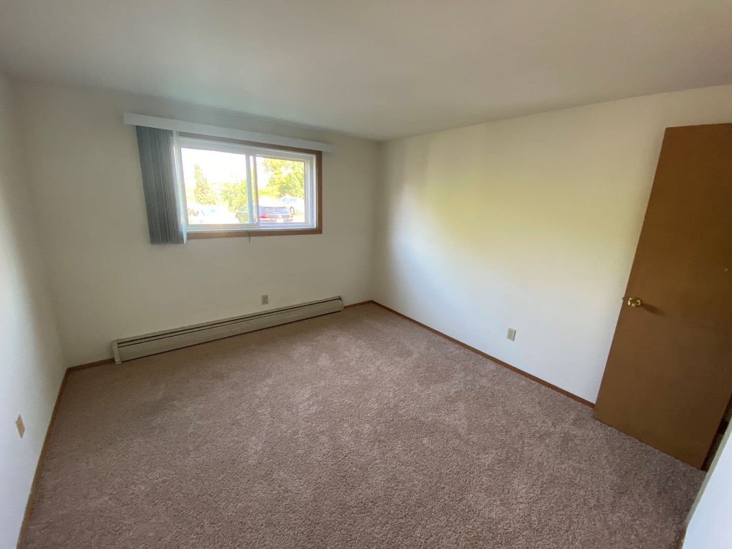 Madison Apartment: 5022 Sheboygan Ave