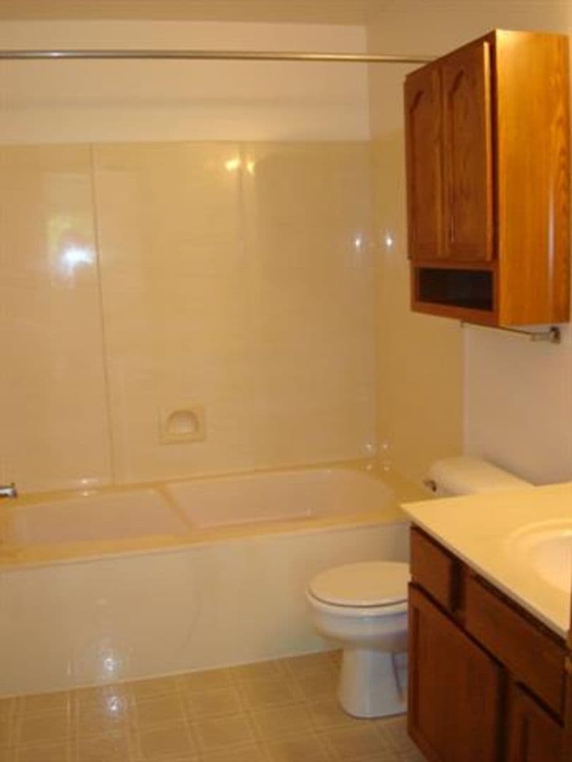 Madison Apartment: 6220-6322 McKee Rd