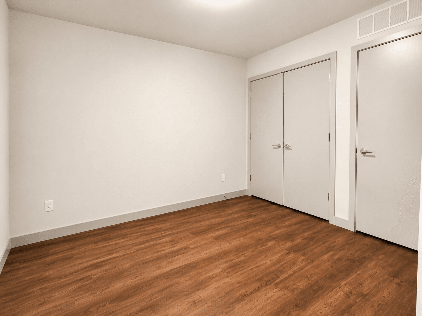 Madison Apartment: 309 S Blount st