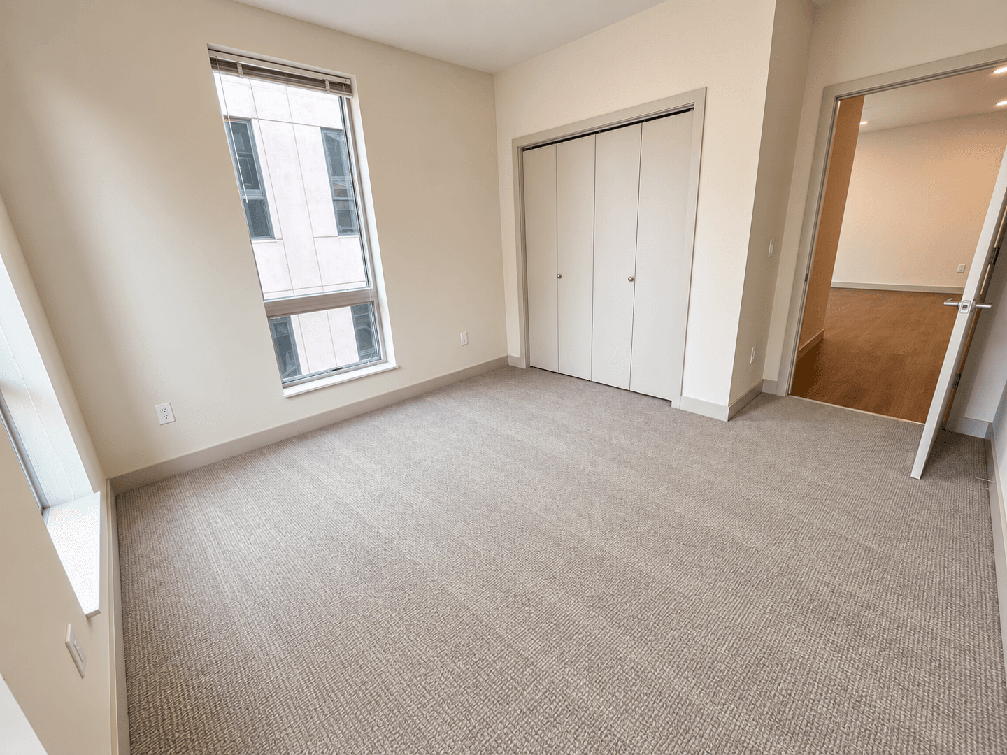 Madison Apartment: 309 S Blount st