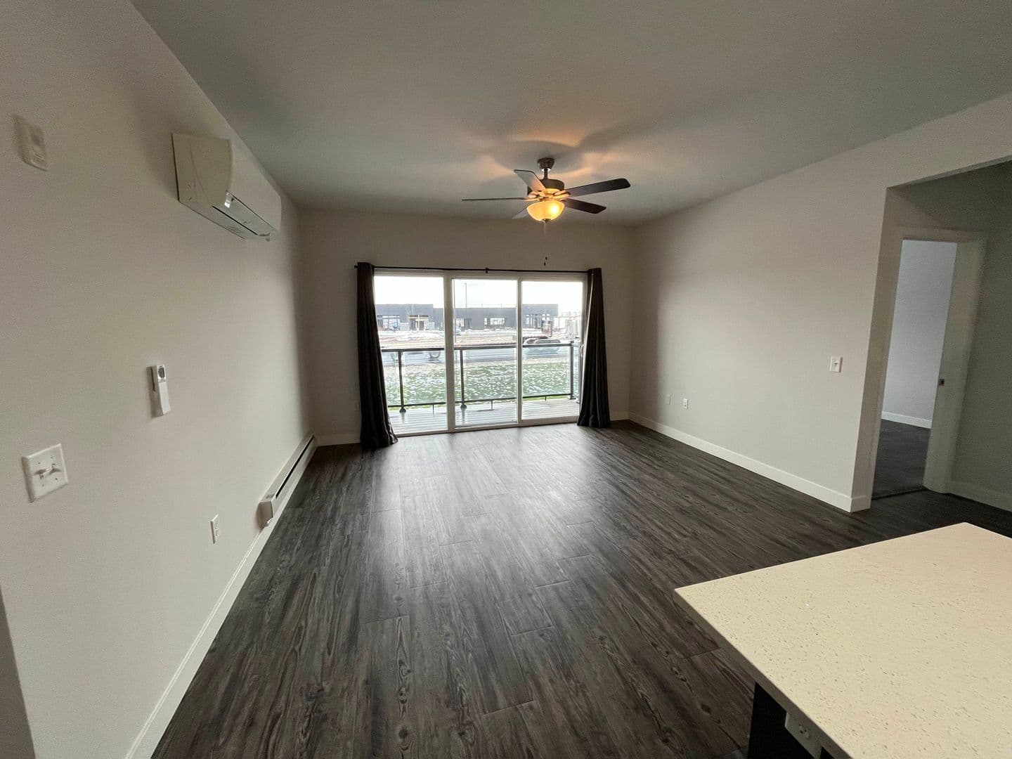 Cottage Grove Apartment: 1300 N Windsor Ave