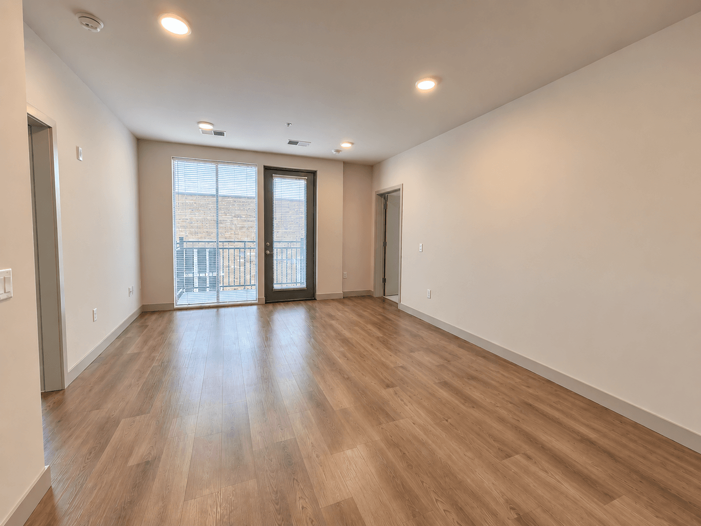 Madison Apartment: 309 S Blount st