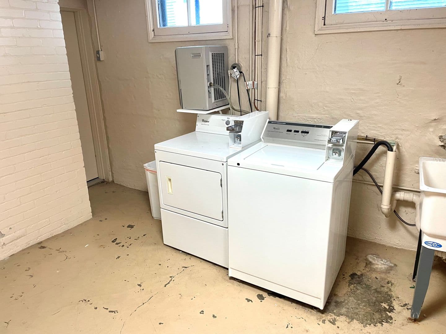 Madison Apartment: 22-24-26 Lathrop Street