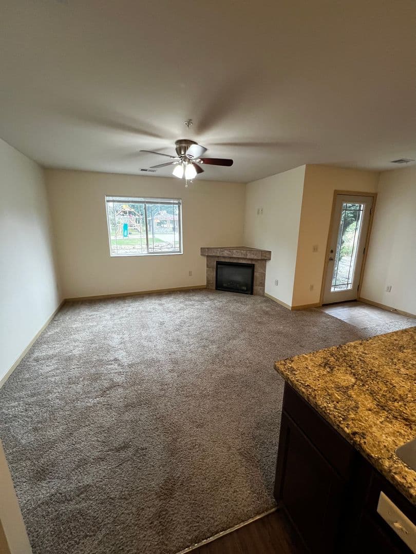 Windsor Apartment: 4320 North Towne Court