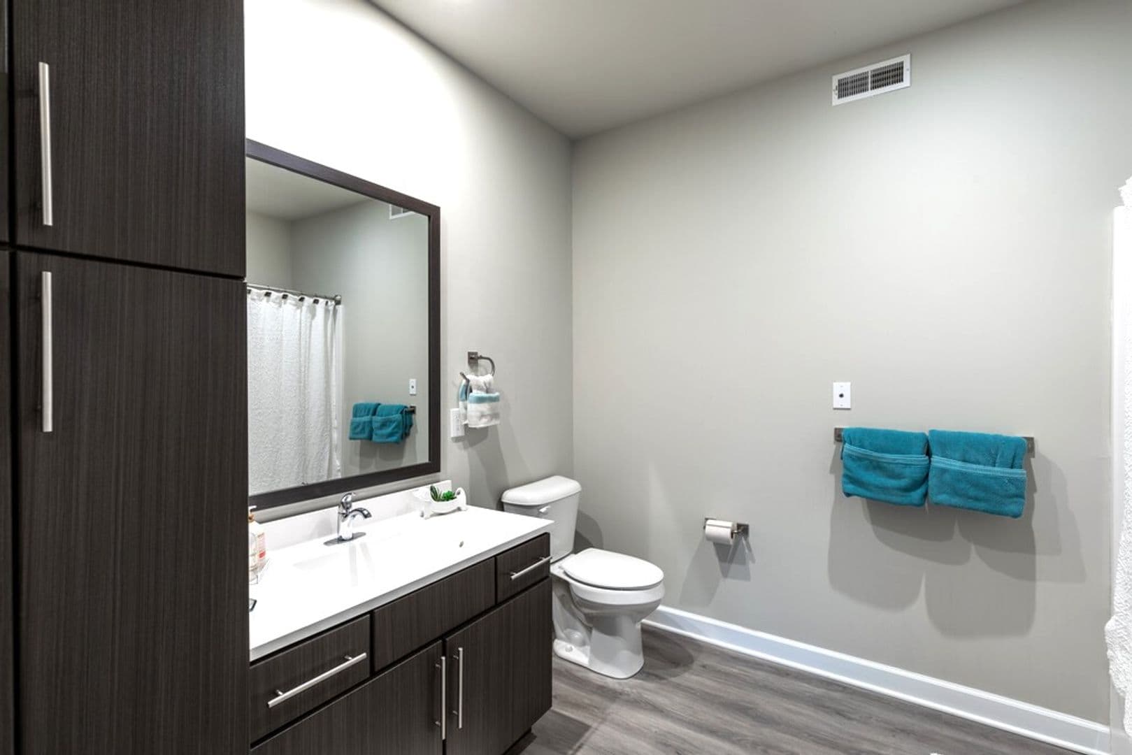 Rotterdam Apartment: 291 North Thompson St.