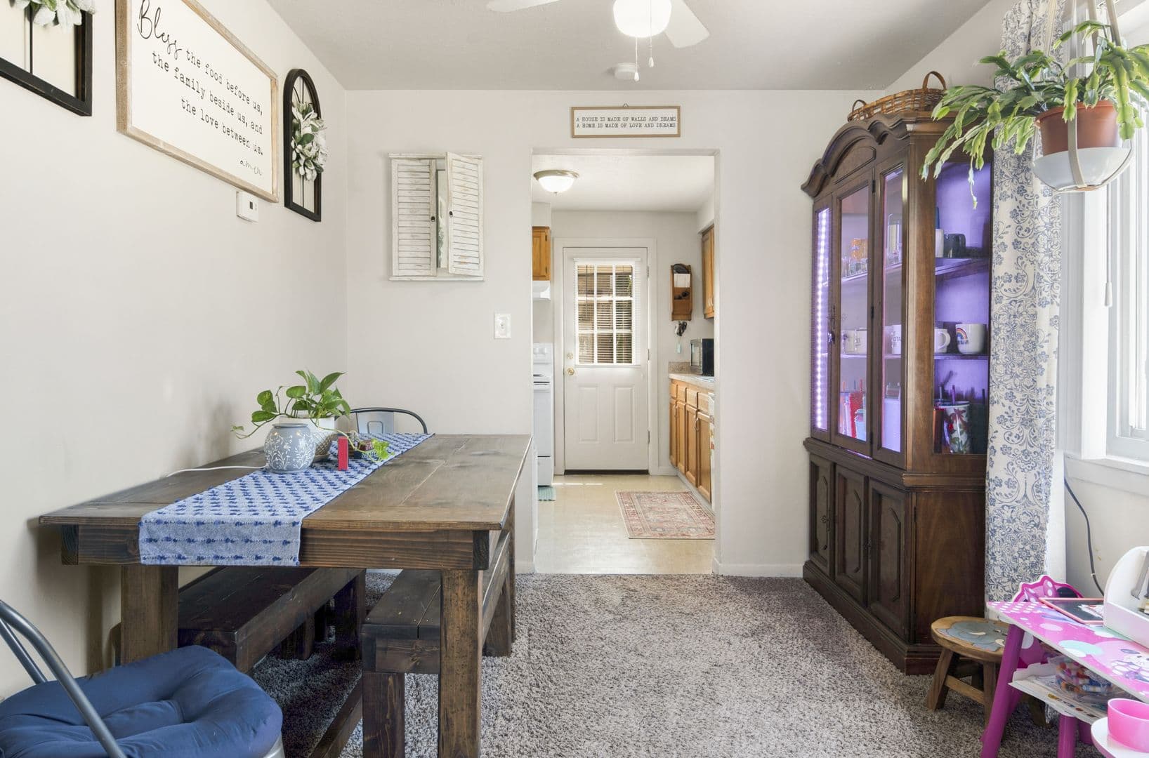 Mentor Apartment: 7950 Mentor Ave