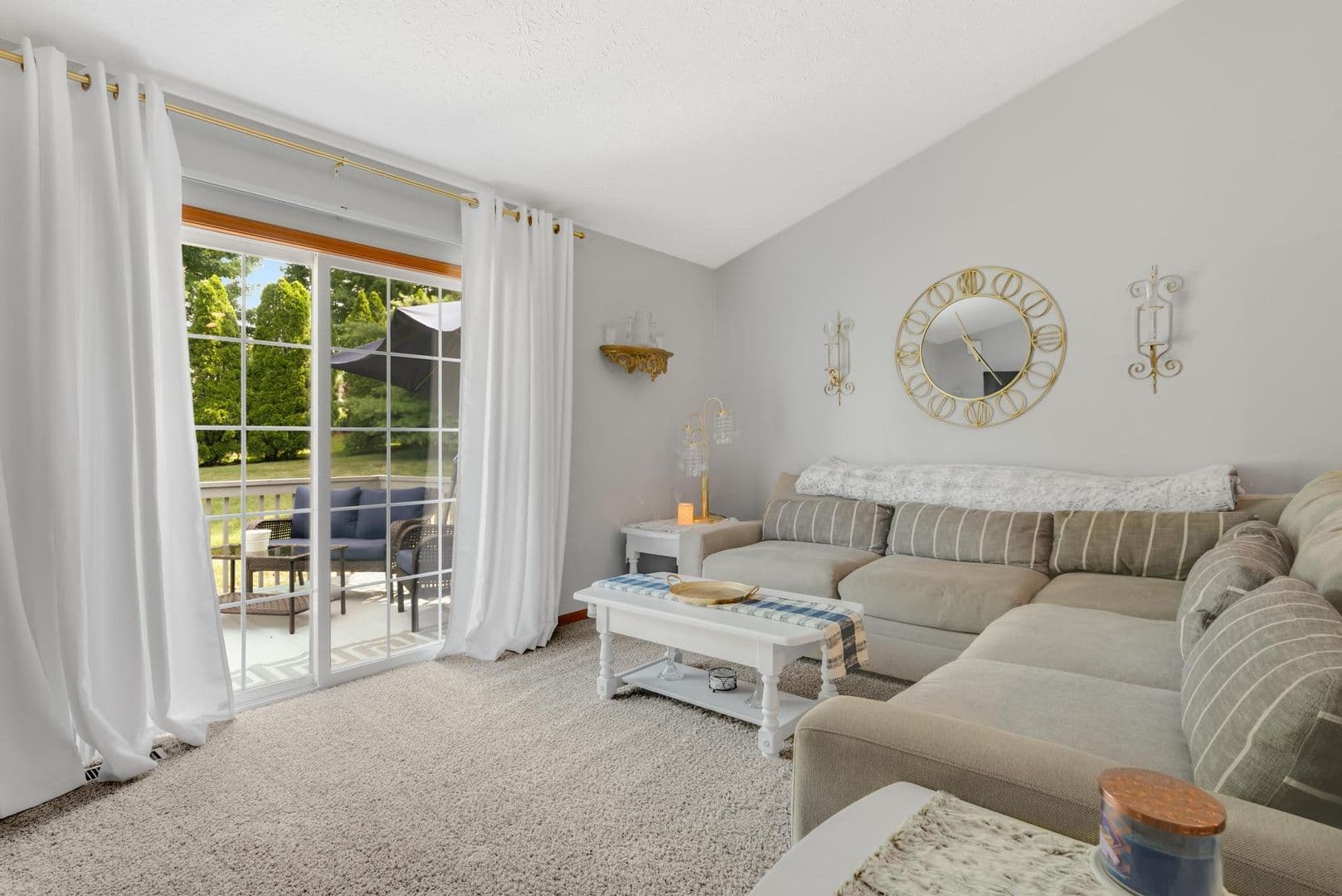 Norton Apartment: 3953 & 3954 Mt. Vernon Blvd.
