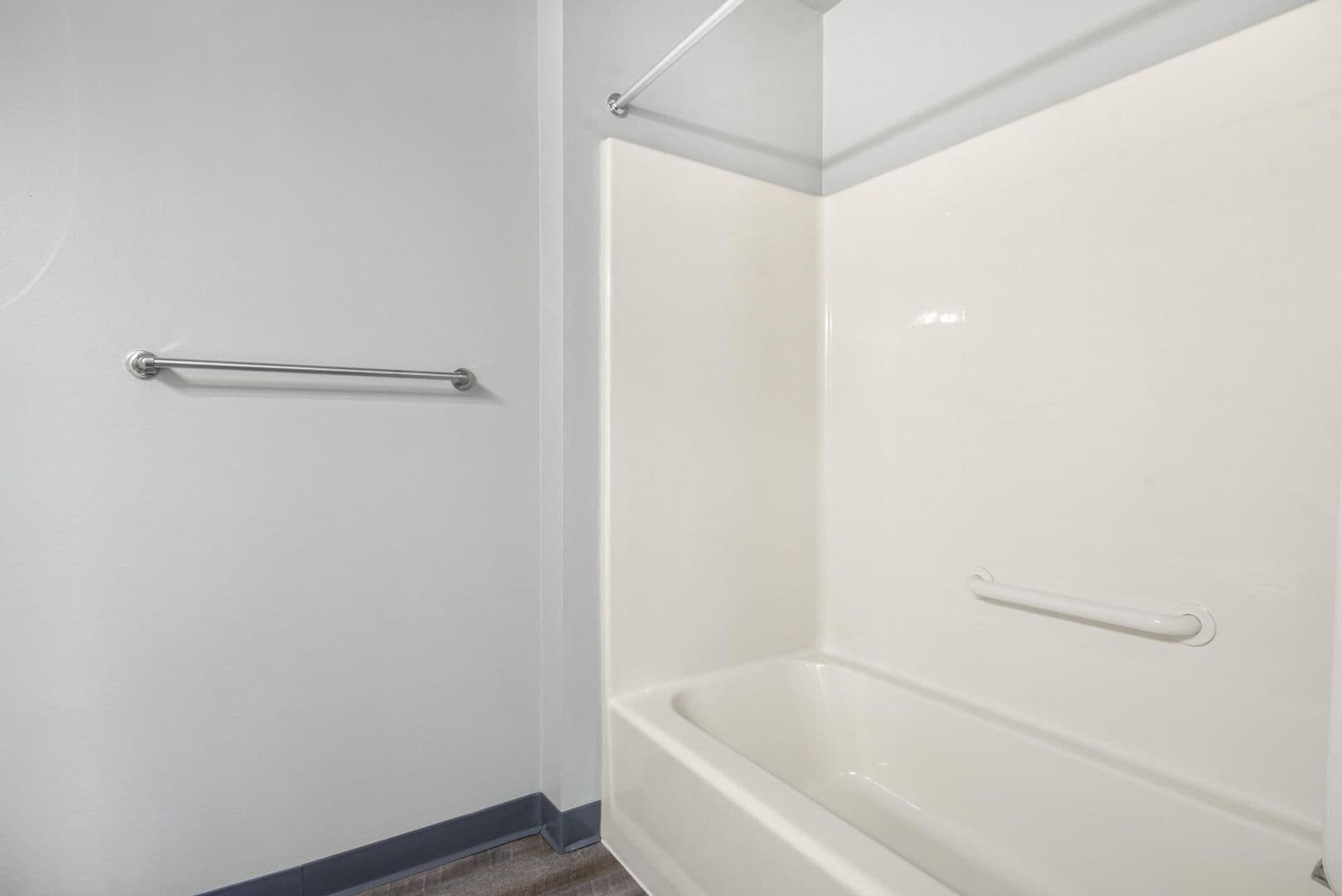 Norton Apartment: 3343 Columbia Woods Dr