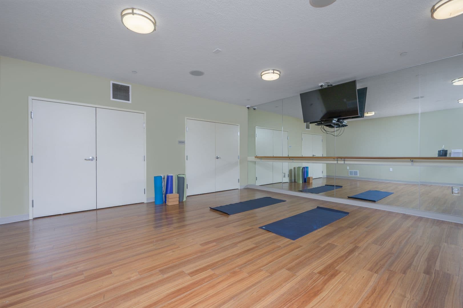 Akron Apartment: 401 S. Main St.