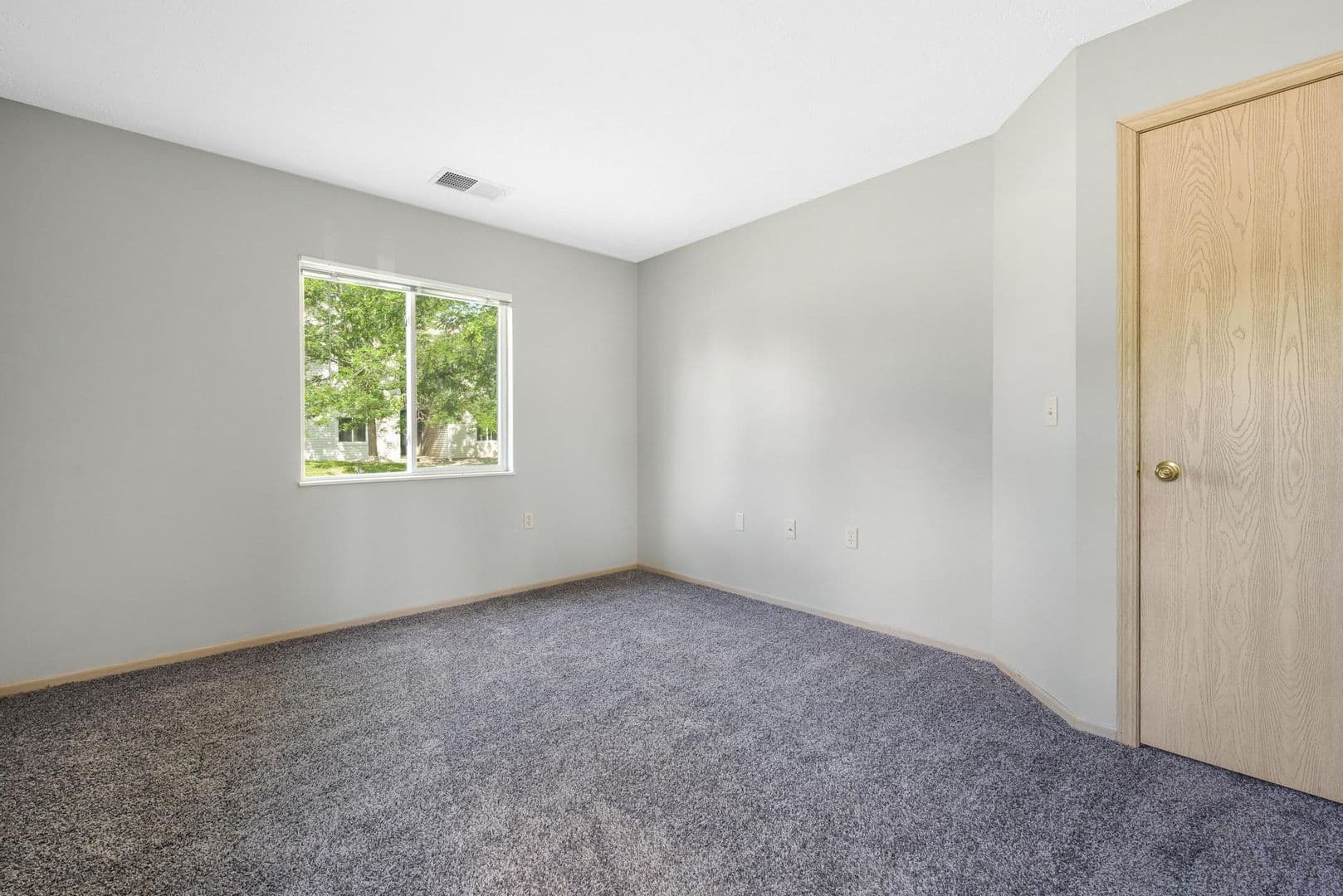 Norton Apartment: 3343 Columbia Woods Dr