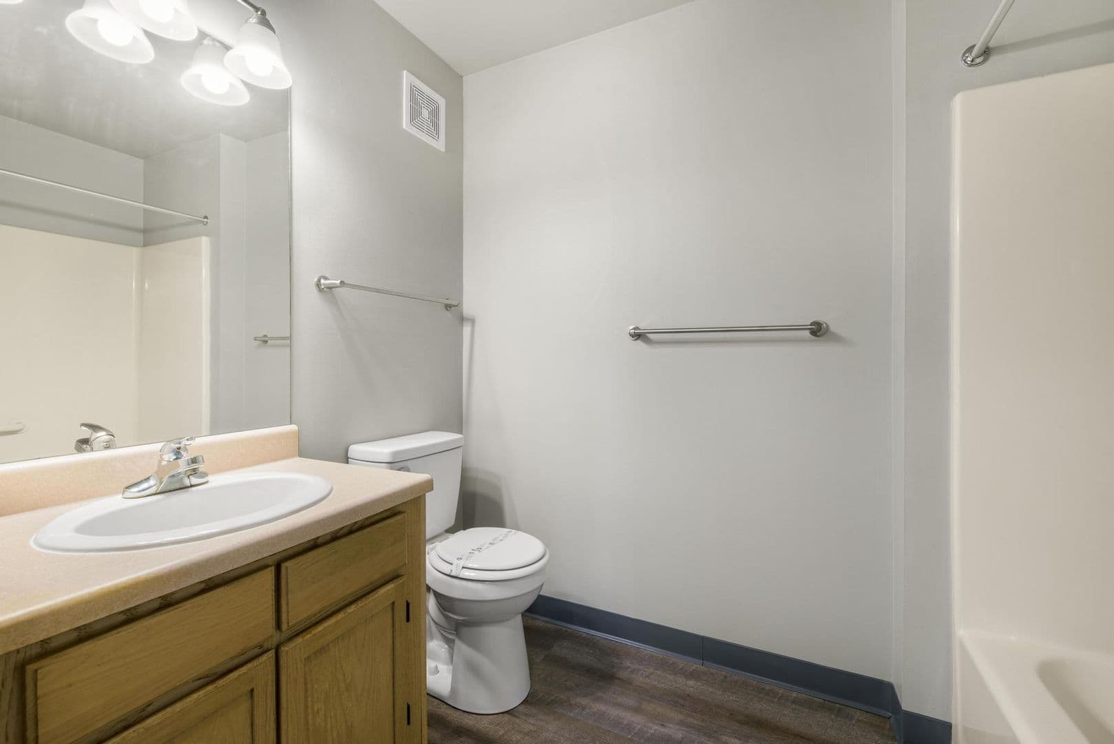 Norton Apartment: 3343 Columbia Woods Dr