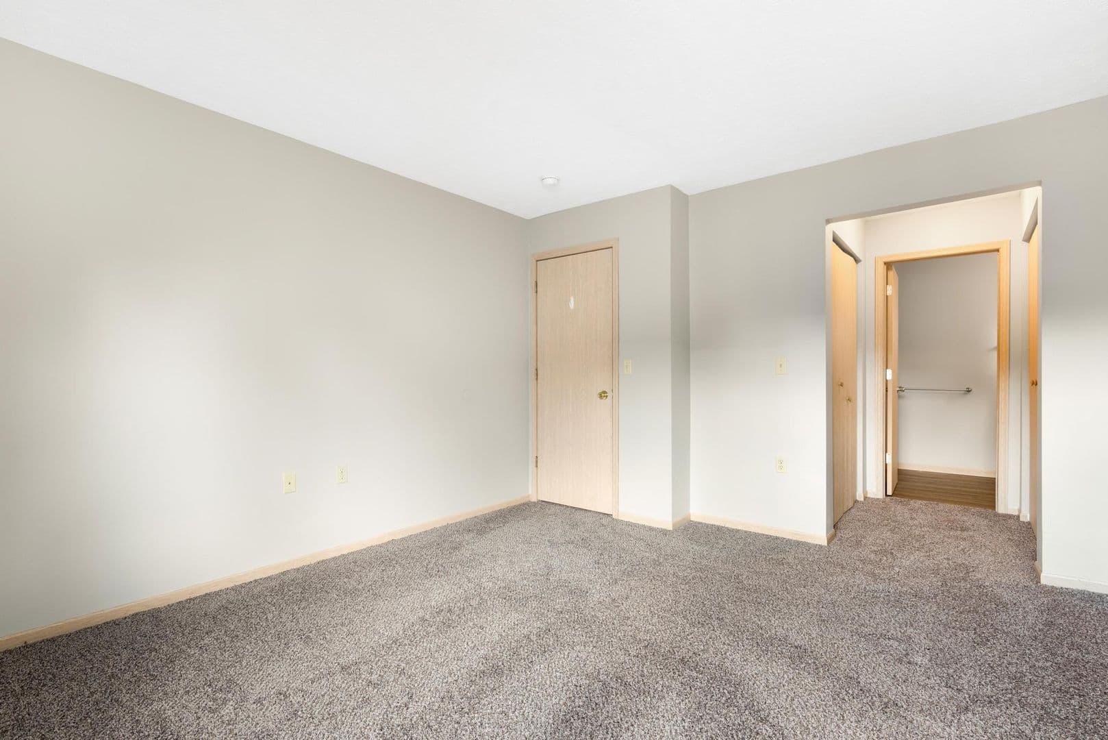 Norton Apartment: 3343 Columbia Woods Dr
