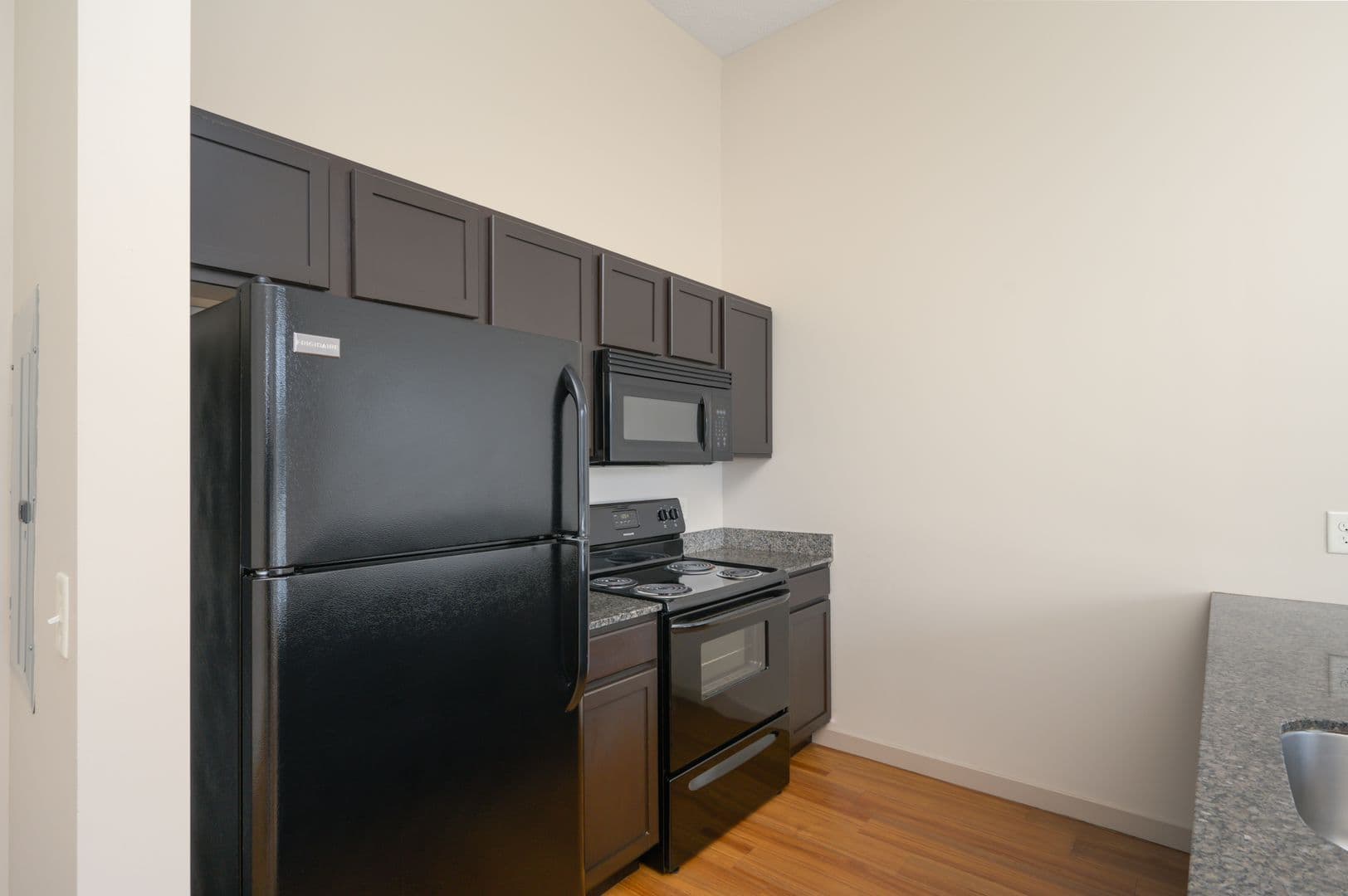 Akron Apartment: 401 S. Main St.