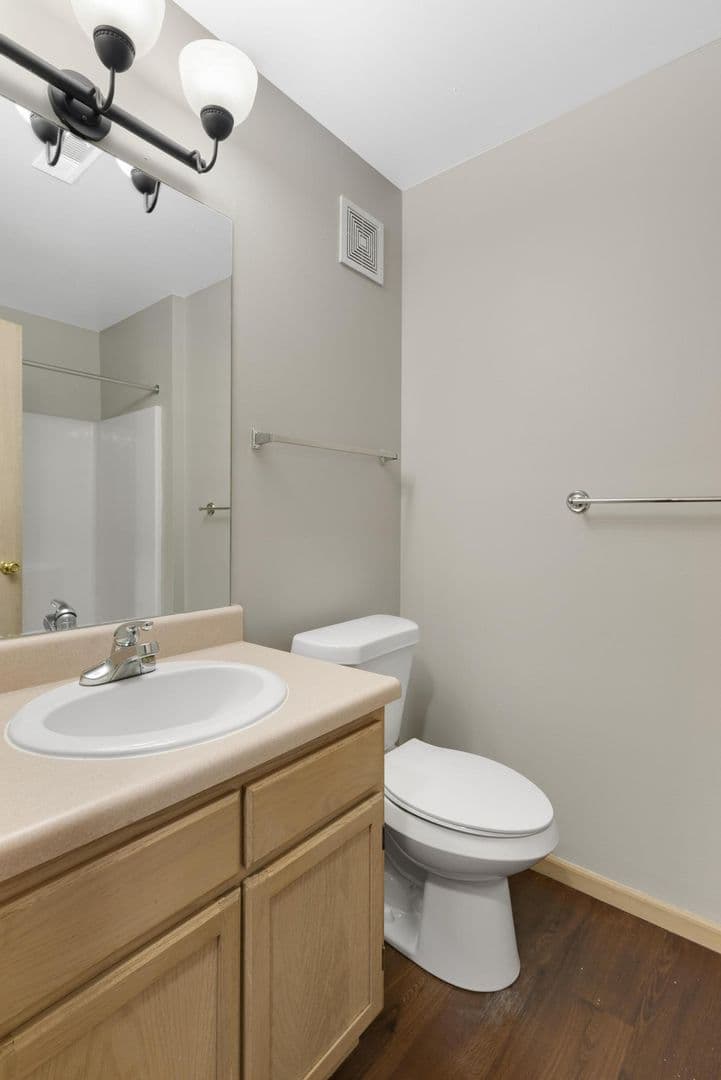 Norton Apartment: 3343 Columbia Woods Dr