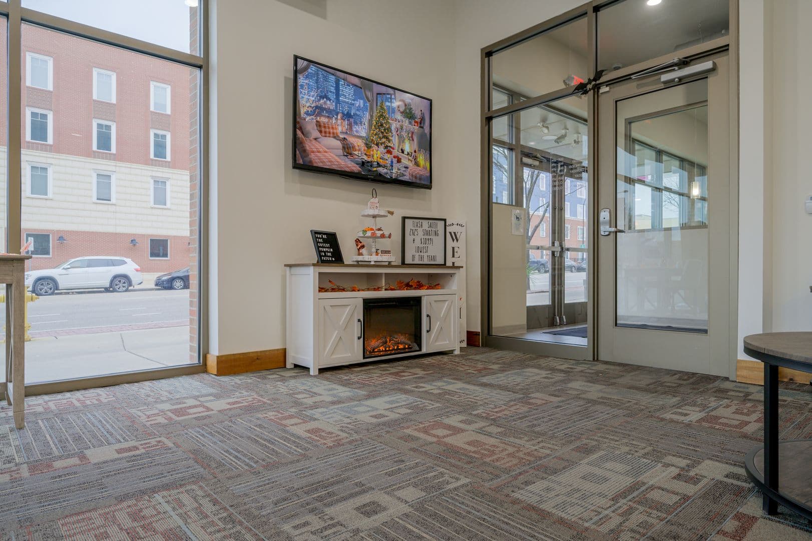 Akron Apartment: 401 S. Main St.