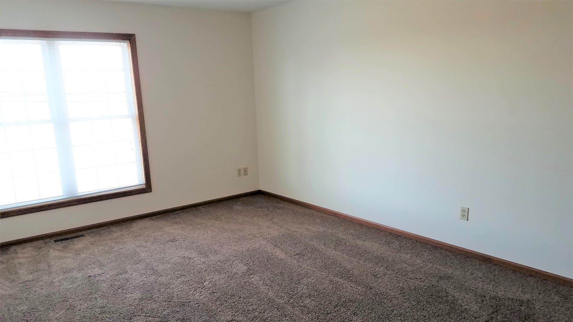 Norton Apartment: 3919-3943 Long Dr.