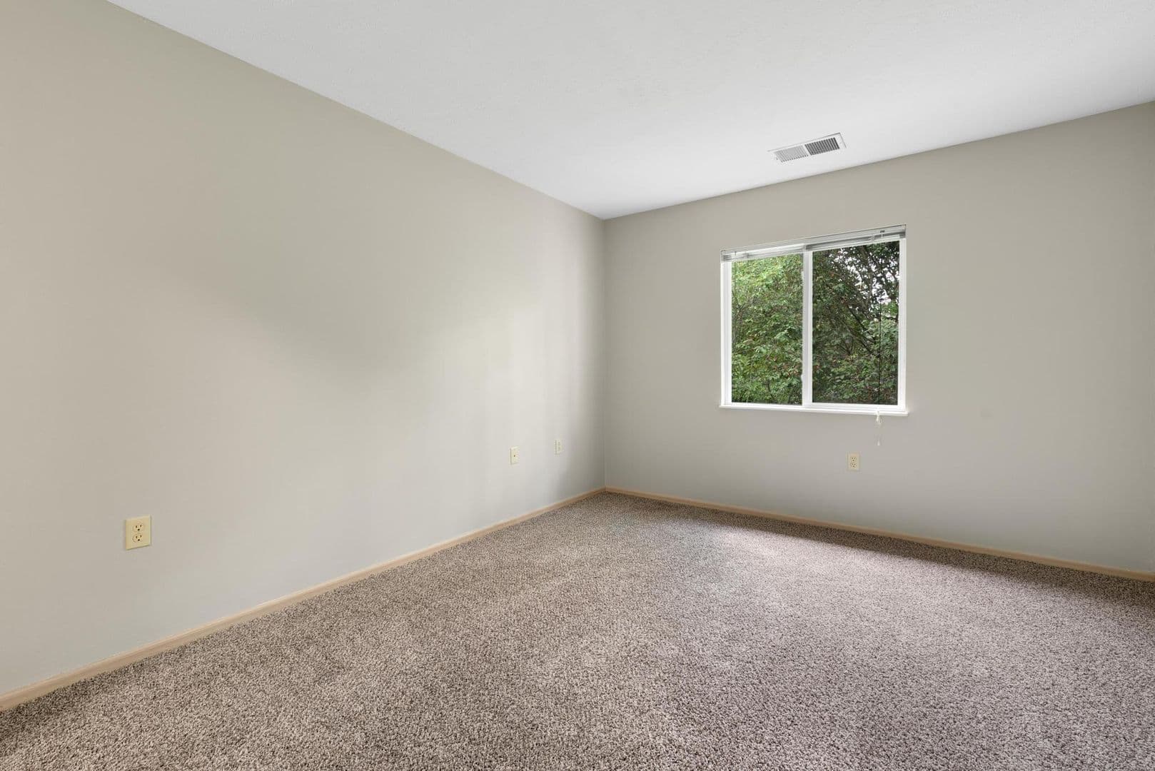 Norton Apartment: 3343 Columbia Woods Dr