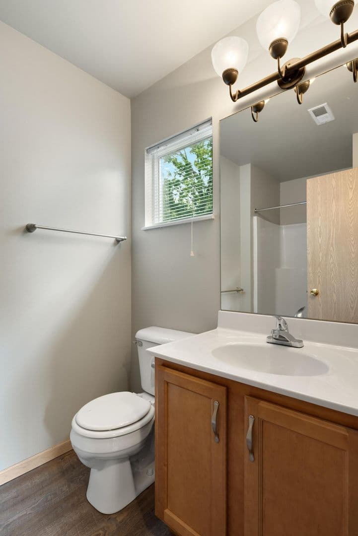 Norton Apartment: 3343 Columbia Woods Dr