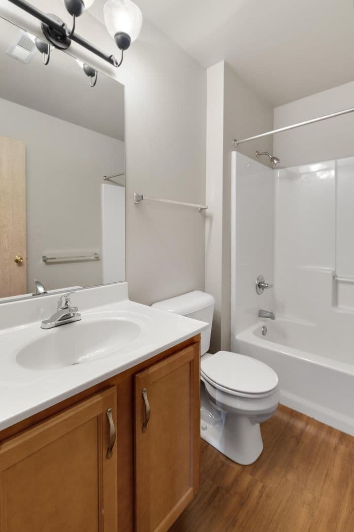 Norton Apartment: 3343 Columbia Woods Dr