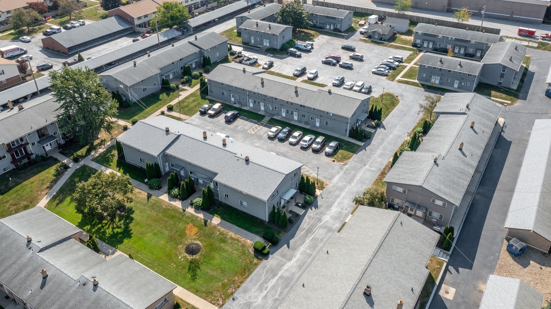Mentor Apartment: 7950 Mentor Ave