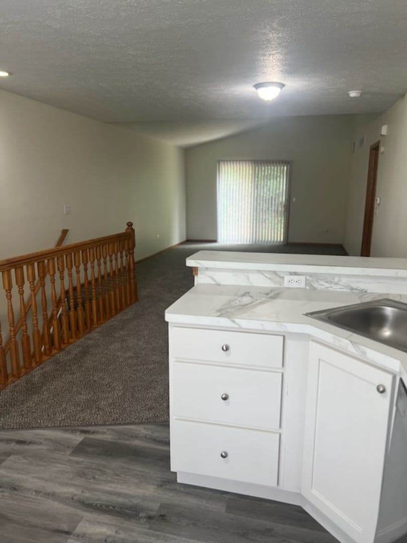 Norton Apartment: 3919-3943 Long Dr.