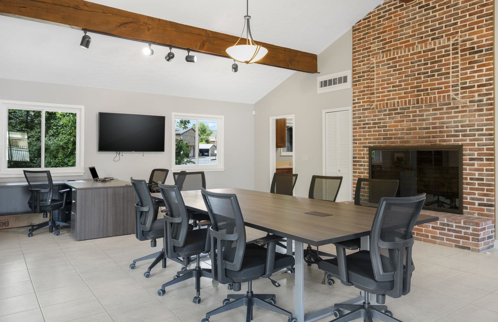Mentor Apartment: 7950 Mentor Ave