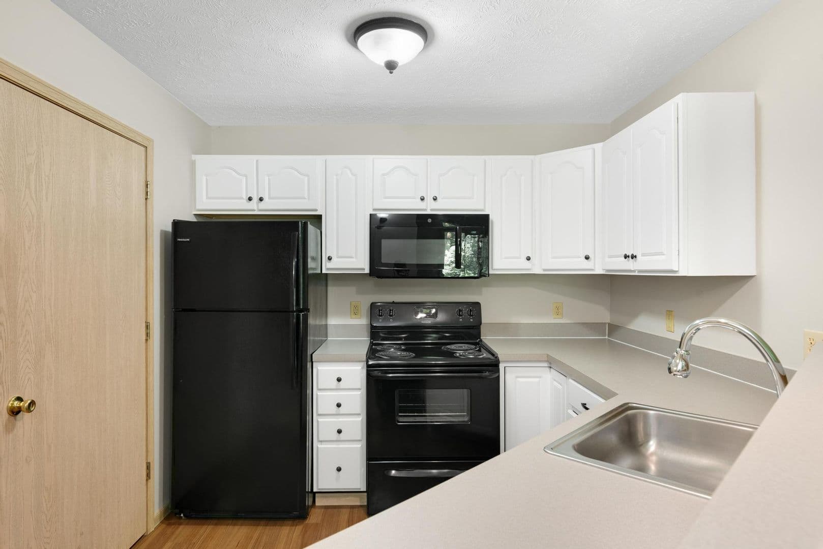 Norton Apartment: 3343 Columbia Woods Dr