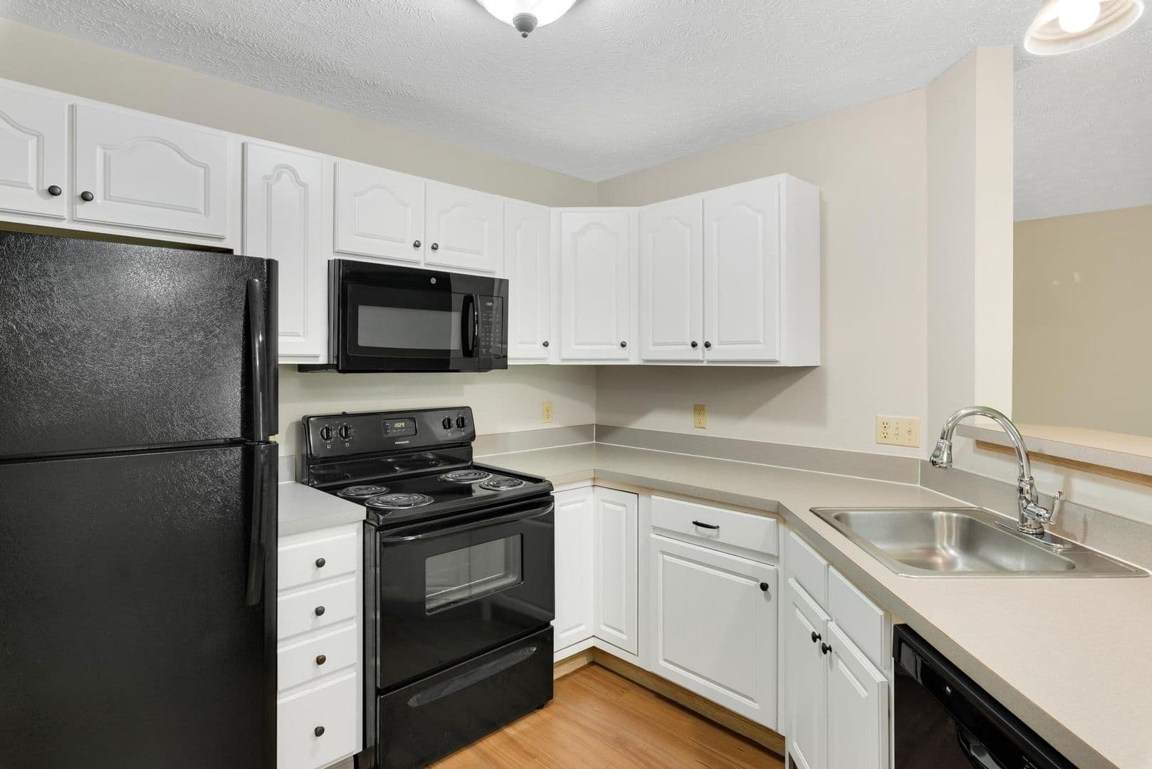 Norton Apartment: 3343 Columbia Woods Dr