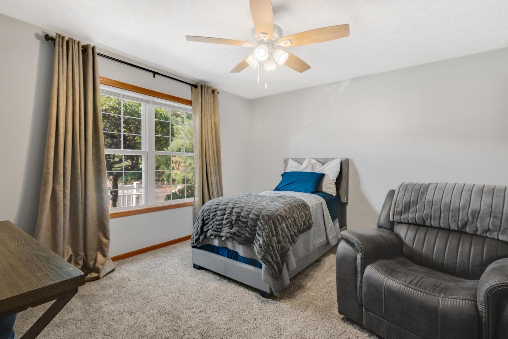 Norton Apartment: 3953 & 3954 Mt. Vernon Blvd.