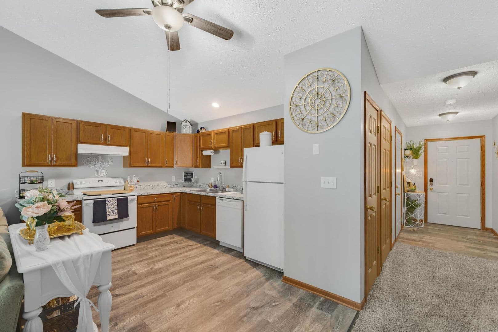 Norton Apartment: 3953 & 3954 Mt. Vernon Blvd.