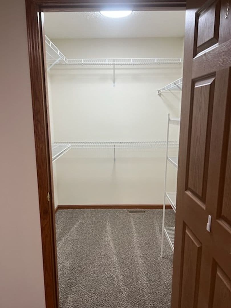 Norton Apartment: 3953 & 3954 Mt. Vernon Blvd.