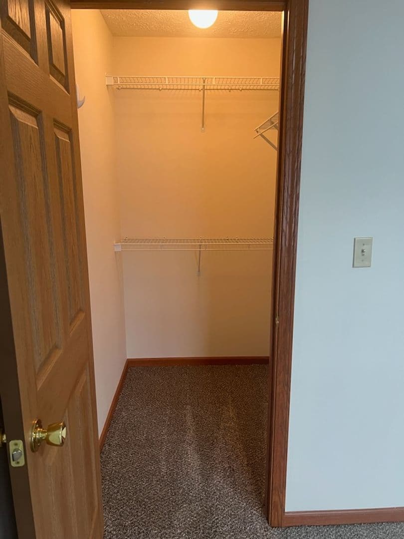 Norton Apartment: 3953 & 3954 Mt. Vernon Blvd.