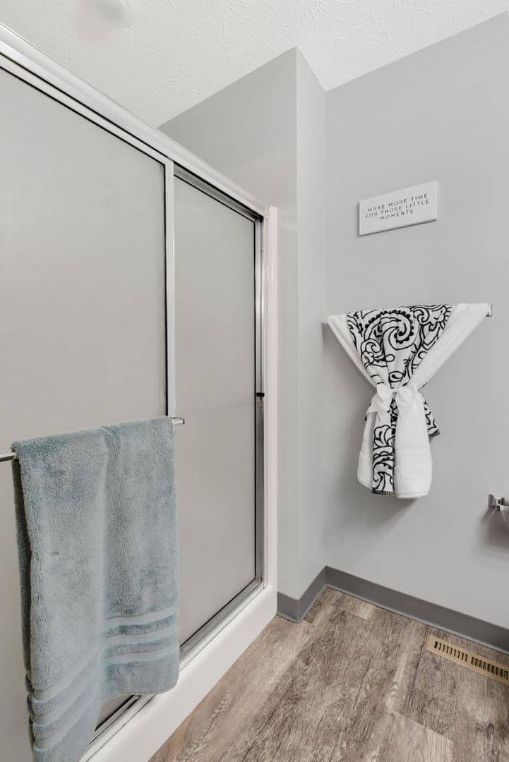 Norton Apartment: 3953 & 3954 Mt. Vernon Blvd.