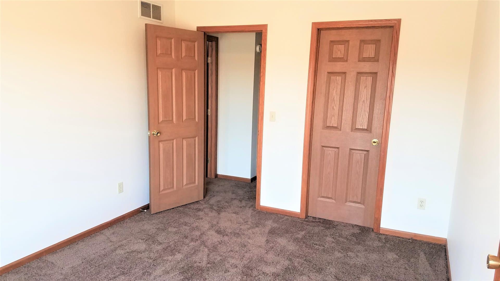 Norton Apartment: 3919-3943 Long Dr.