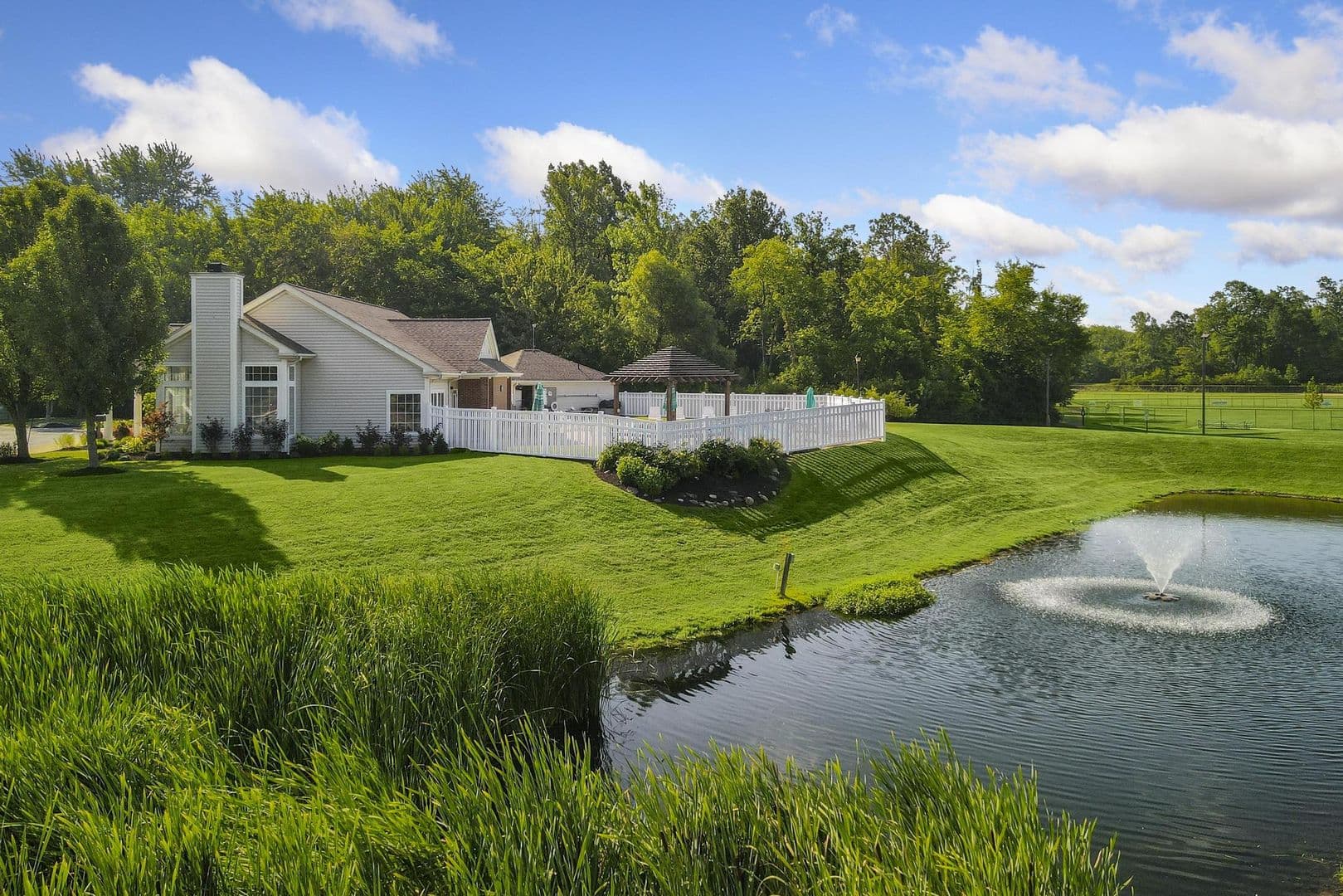 Norton Apartment: 3343 Columbia Woods Dr