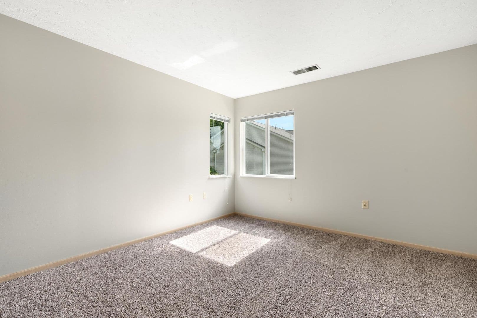 Norton Apartment: 3343 Columbia Woods Dr