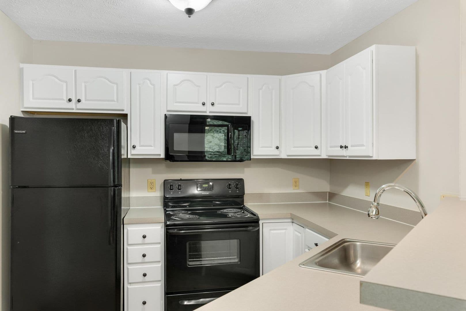 Norton Apartment: 3343 Columbia Woods Dr