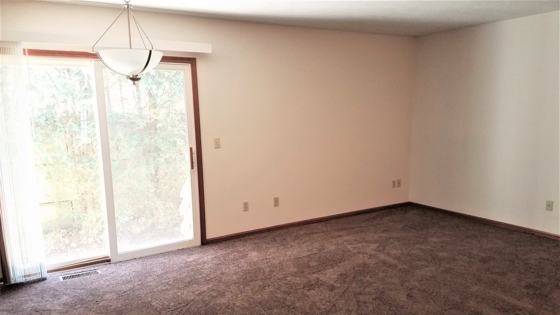 Norton Apartment: 3919-3943 Long Dr.