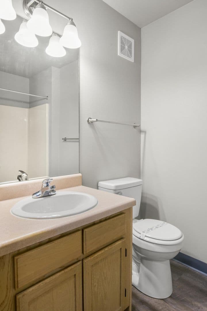 Norton Apartment: 3343 Columbia Woods Dr