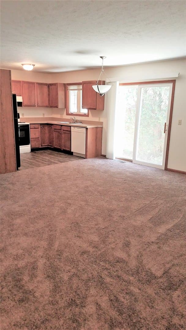 Norton Apartment: 3919-3943 Long Dr.