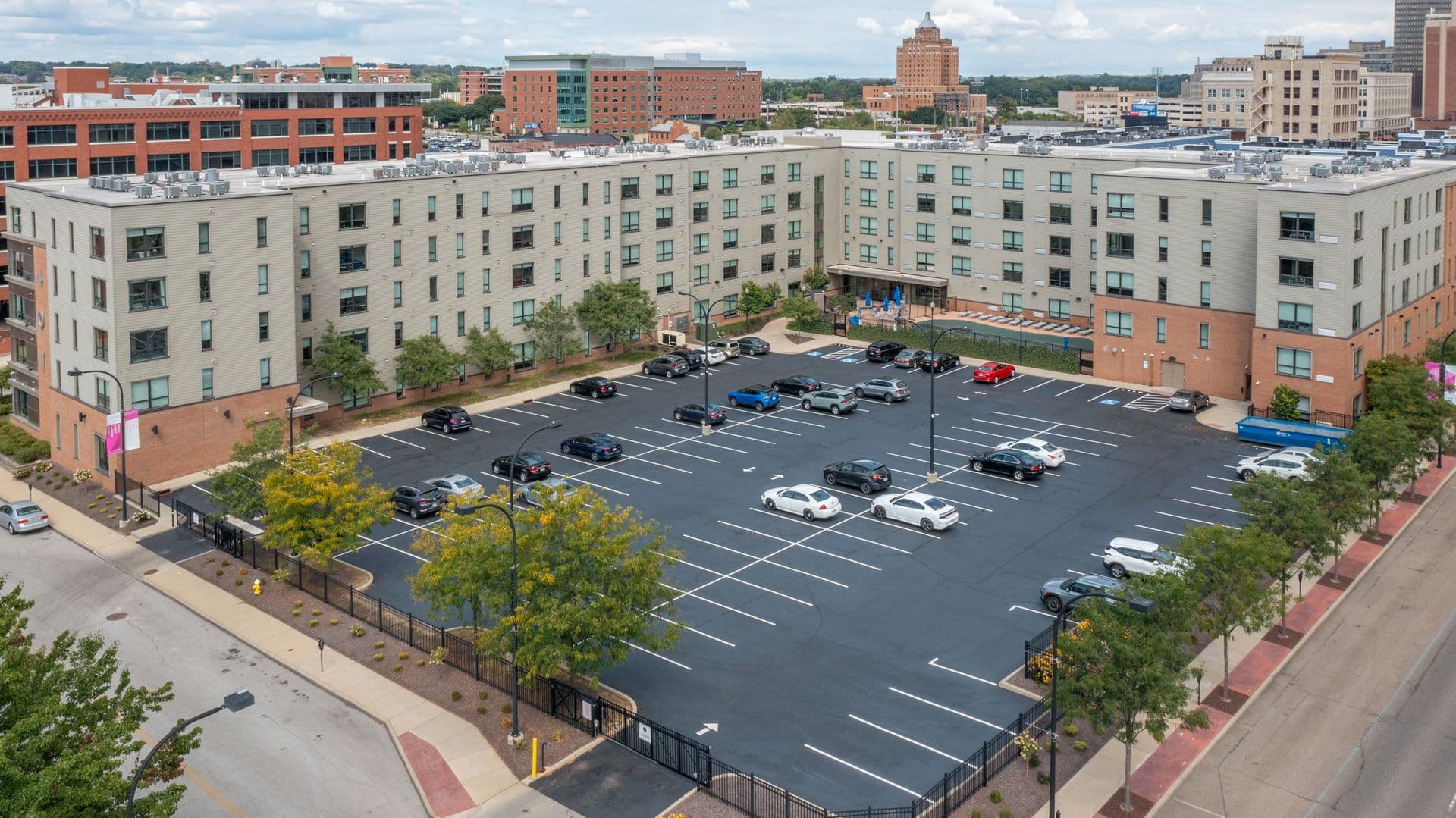 Akron Apartment: 401 S. Main St.