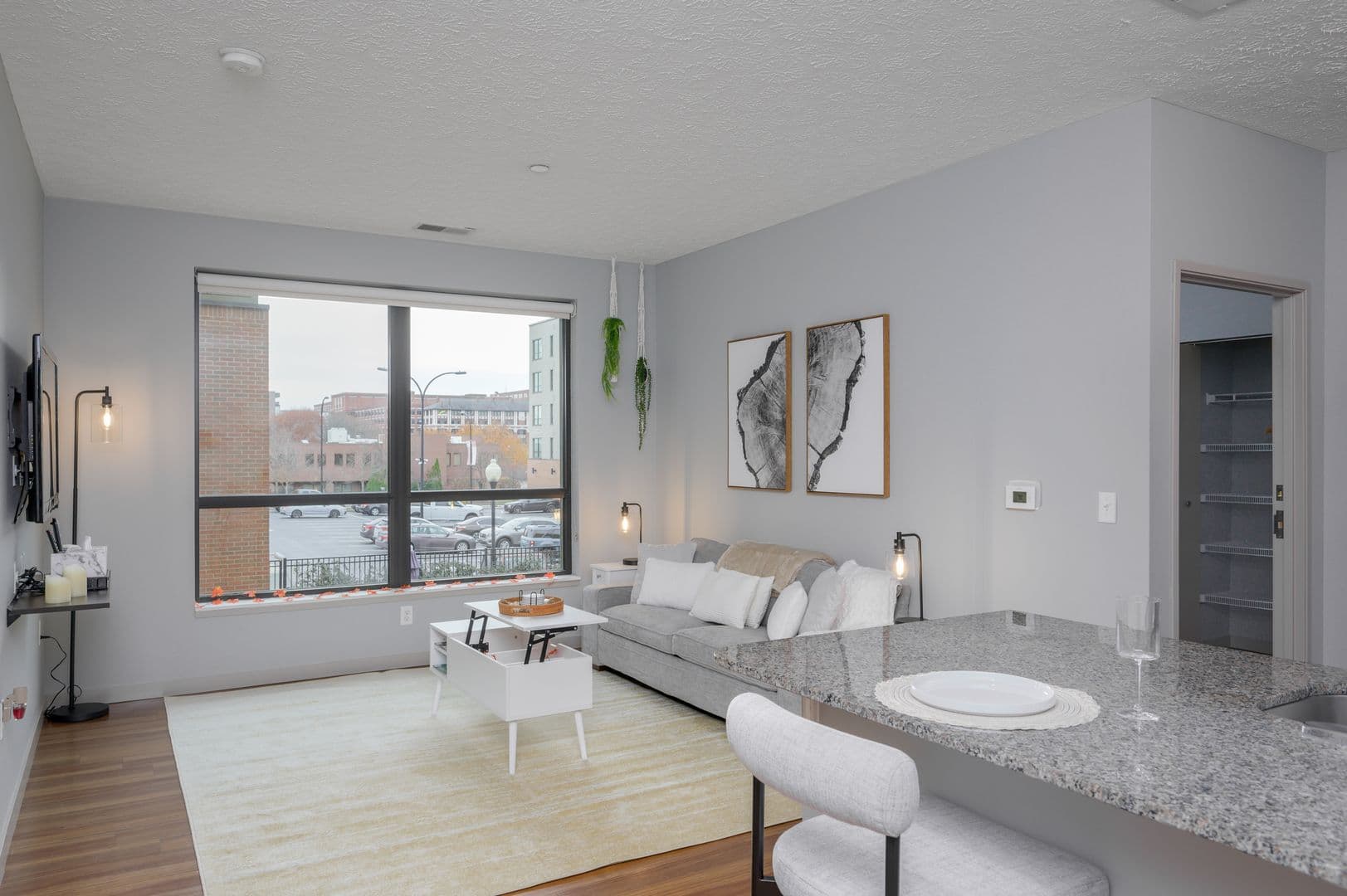 Akron Apartment: 401 S. Main St.