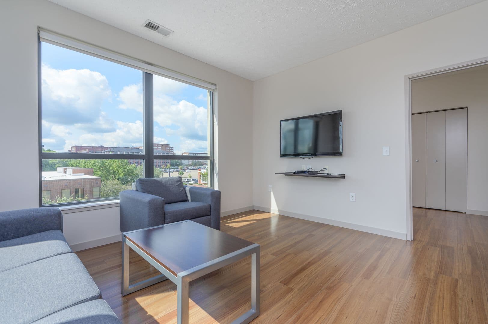 Akron Apartment: 401 S. Main St.