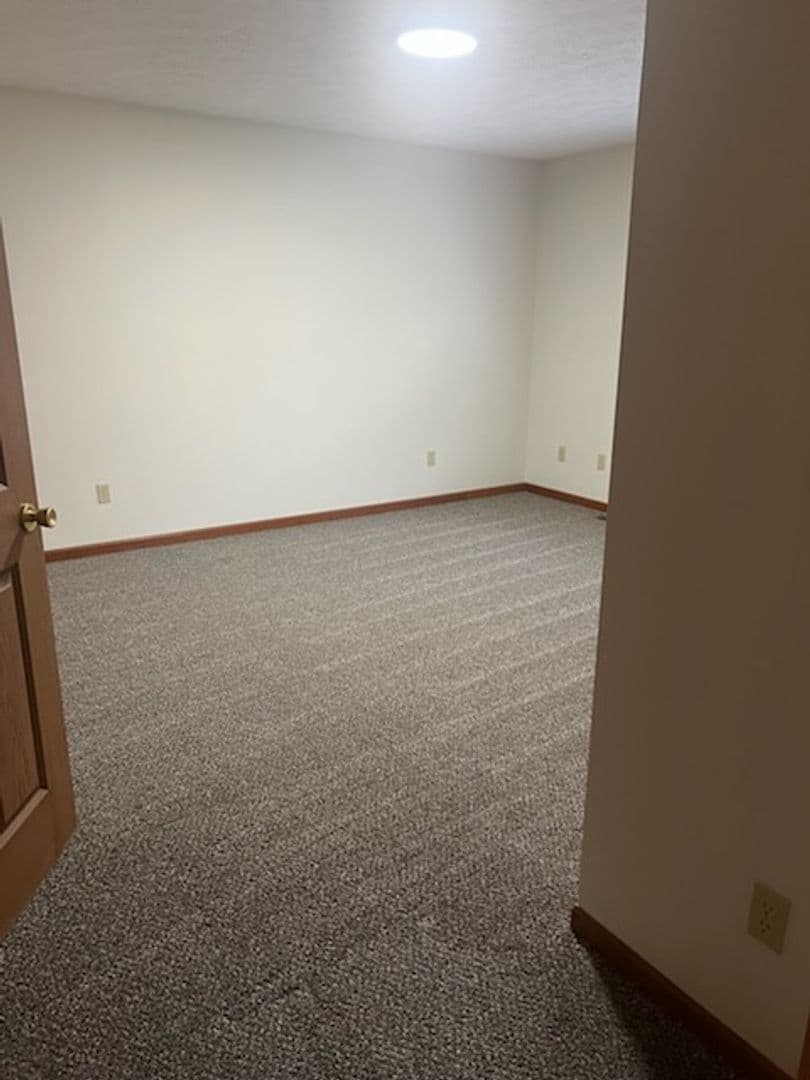 Norton Apartment: 3953 & 3954 Mt. Vernon Blvd.
